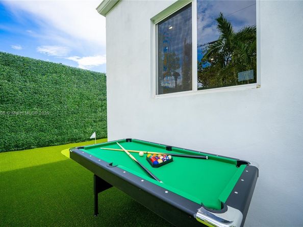 545 NW 47th St, Miami FL 33127