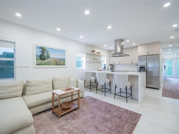 545 NW 47th St, Miami FL 33127