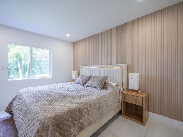 545 NW 47th St, Miami FL 33127