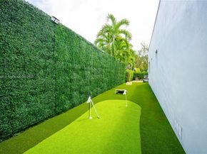 545 NW 47th St, Miami FL 33127