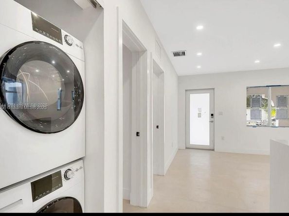 545 NW 47th St, Miami FL 33127