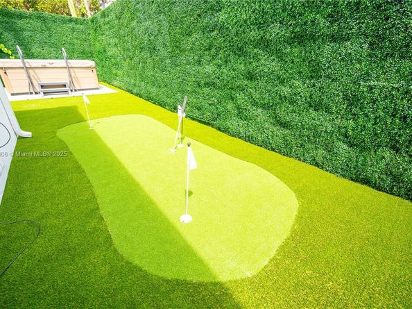 545 NW 47th St, Miami FL 33127