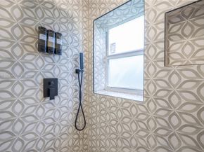 545 NW 47th St, Miami FL 33127