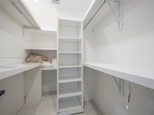 545 NW 47th St, Miami FL 33127