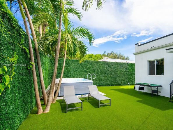 545 NW 47th St, Miami FL 33127