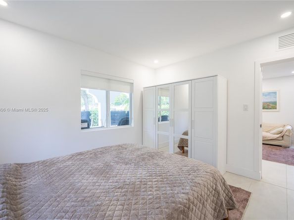 545 NW 47th St, Miami FL 33127