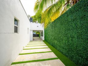 545 NW 47th St, Miami FL 33127