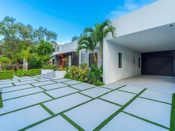 3000 SW 20th St, Miami FL 33145