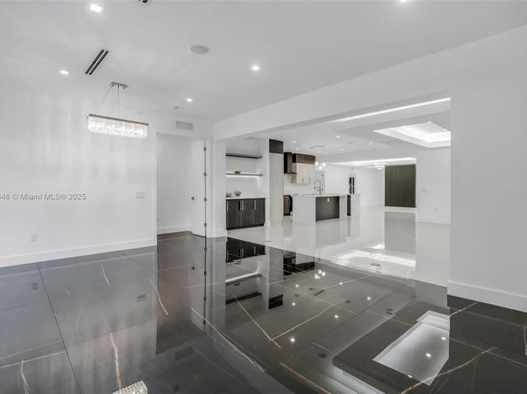 3000 SW 20th St, Miami FL 33145