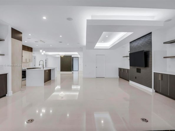 3000 SW 20th St, Miami FL 33145