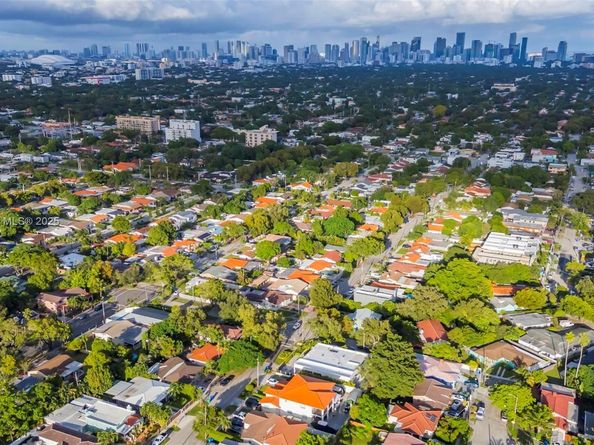 3000 SW 20th St, Miami FL 33145