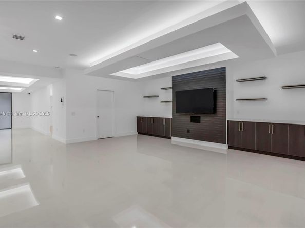 3000 SW 20th St, Miami FL 33145