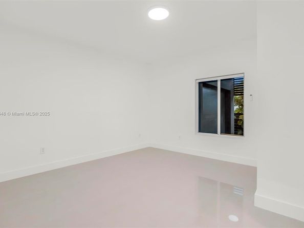 3000 SW 20th St, Miami FL 33145