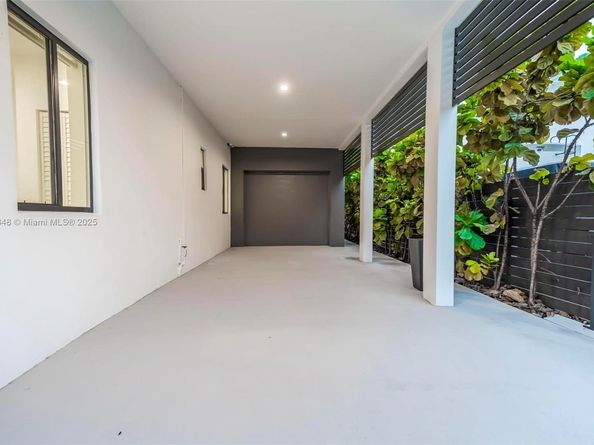 3000 SW 20th St, Miami FL 33145