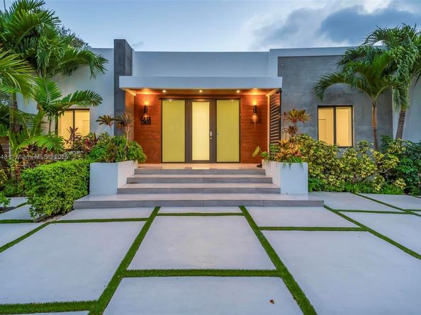 3000 SW 20th St, Miami FL 33145