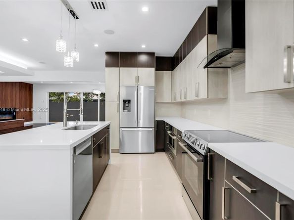 3000 SW 20th St, Miami FL 33145