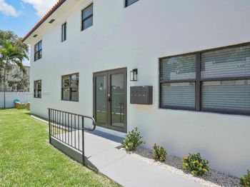 584 NW 30th St