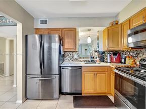 480 NW 76th Ave 407, Margate FL 33063