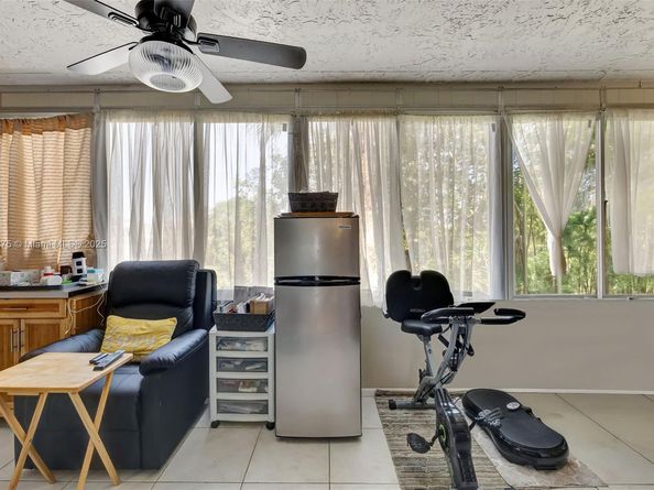 480 NW 76th Ave 407, Margate FL 33063