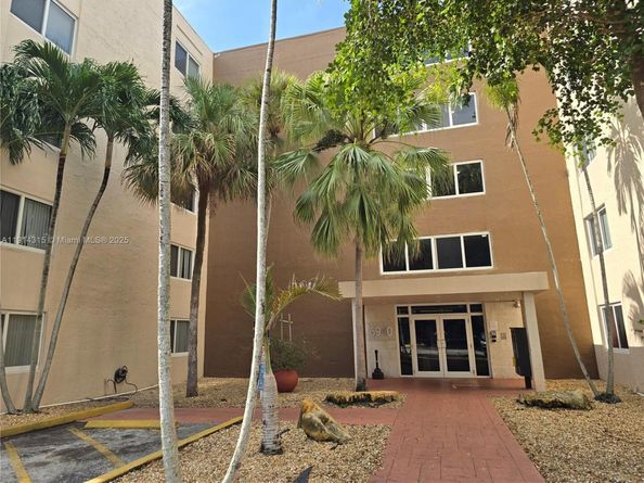 6940 Miami Gardens Dr 1319, Hialeah FL 33015