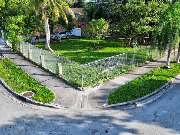 280 NW 33rd St, Miami FL 33127