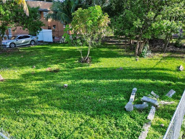 280 NW 33rd St, Miami FL 33127