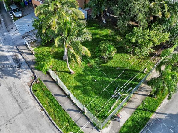 280 NW 33rd St, Miami FL 33127