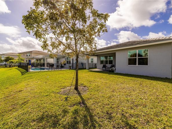 4242 Rosa Dr, Deerfield Beach FL 33064