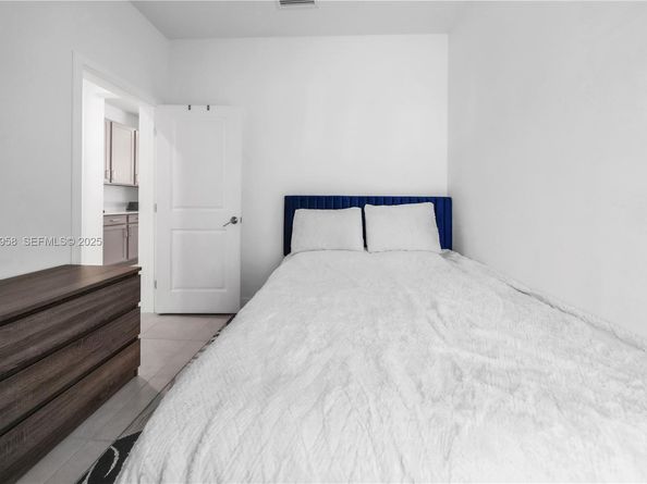 4242 Rosa Dr, Deerfield Beach FL 33064