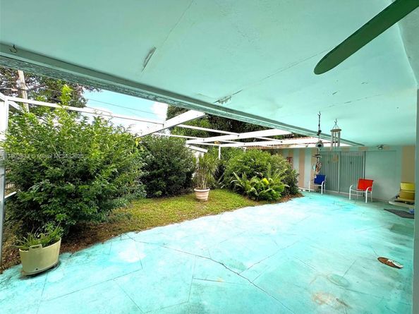 2431 Sabal Palm Dr, Miramar FL 33023