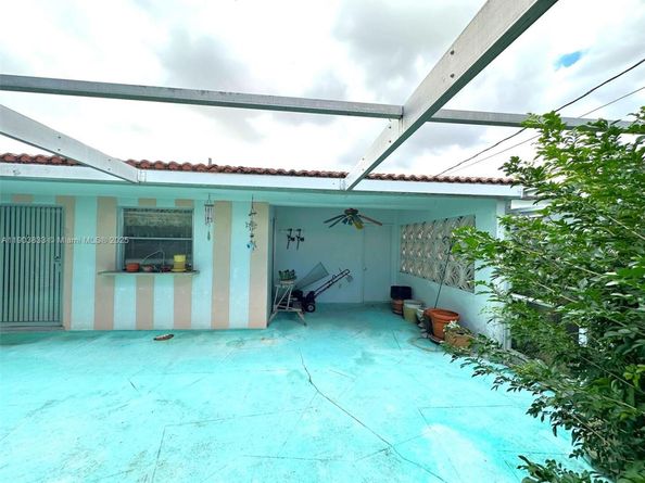 2431 Sabal Palm Dr, Miramar FL 33023