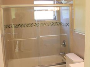 971 E 18th St, Hialeah FL 33013