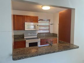 971 E 18th St, Hialeah FL 33013