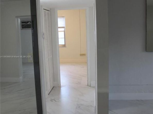 971 E 18th St, Hialeah FL 33013