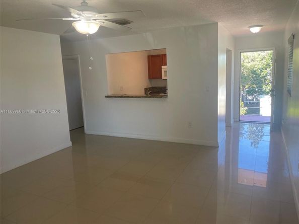 971 E 18th St, Hialeah FL 33013