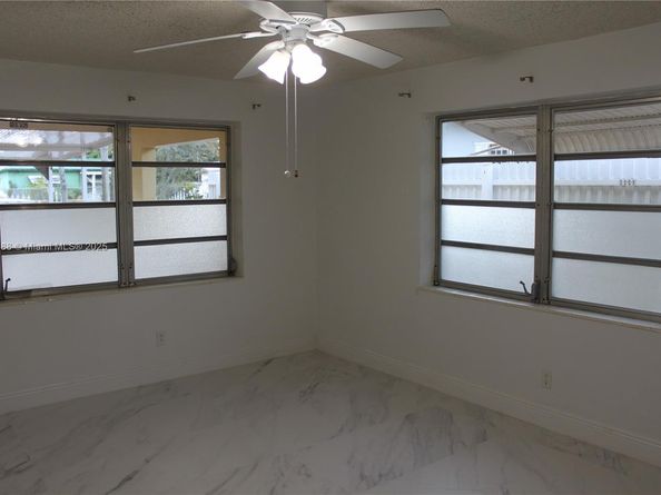 971 E 18th St, Hialeah FL 33013