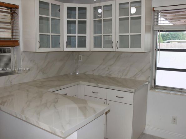 971 E 18th St, Hialeah FL 33013