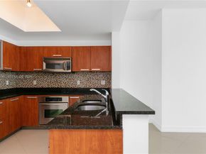 3131 NE 188th St 21010, Aventura FL 33180