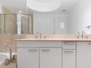 3131 NE 188th St 21010, Aventura FL 33180
