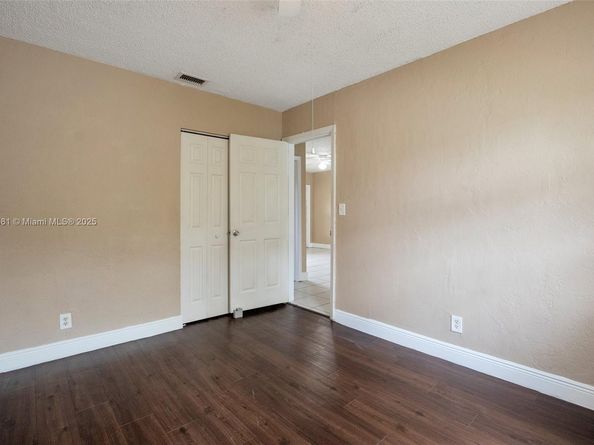 4061 N Dixie Hwy 29, Oakland Park FL 33334