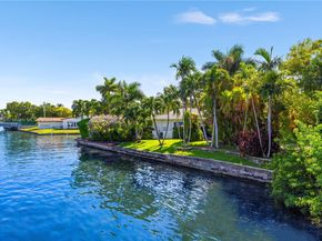 7975 Biscayne Point Cir, Miami Beach FL 33141