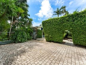 7975 Biscayne Point Cir, Miami Beach FL 33141