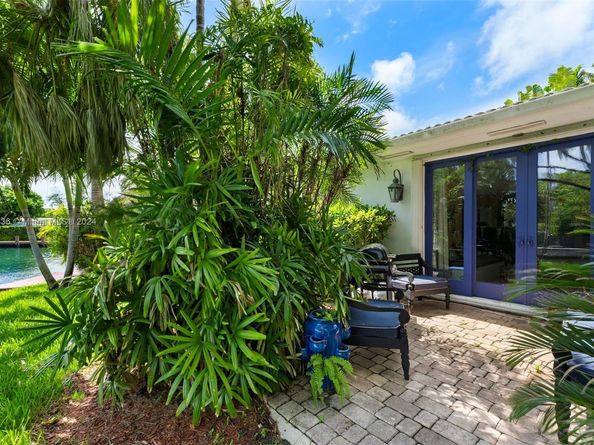 7975 Biscayne Point Cir, Miami Beach FL 33141