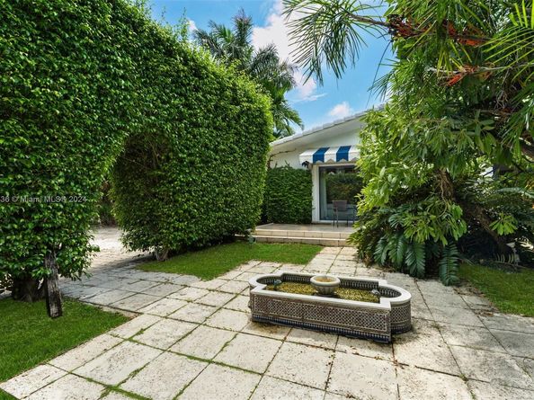 7975 Biscayne Point Cir, Miami Beach FL 33141