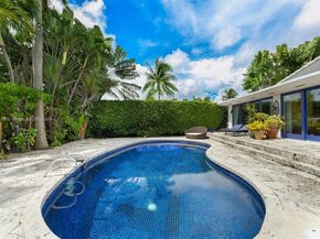 7975 Biscayne Point Cir, Miami Beach FL 33141