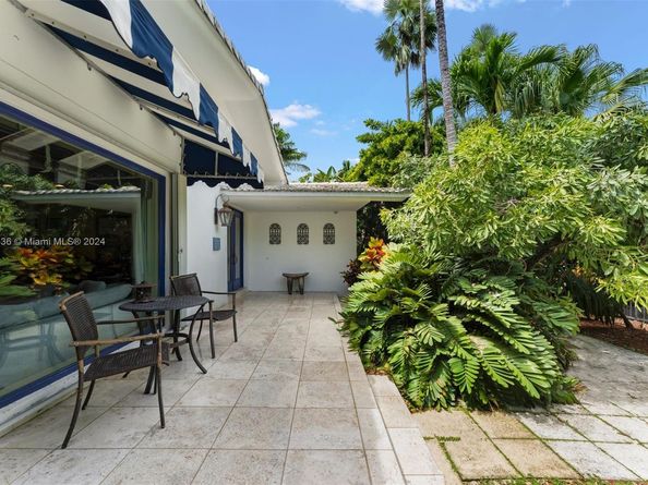 7975 Biscayne Point Cir, Miami Beach FL 33141