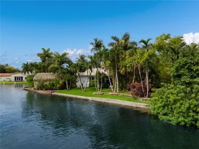 7975 Biscayne Point Cir, Miami Beach FL 33141