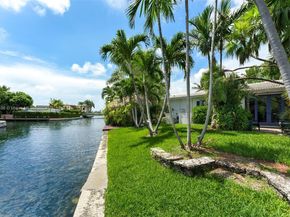 7975 Biscayne Point Cir, Miami Beach FL 33141