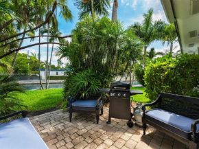 7975 Biscayne Point Cir, Miami Beach FL 33141