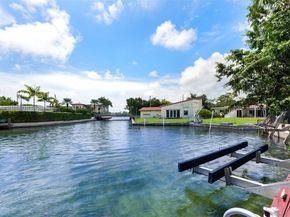 7975 Biscayne Point Cir, Miami Beach FL 33141